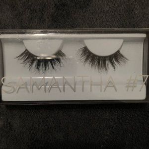 eyelashes